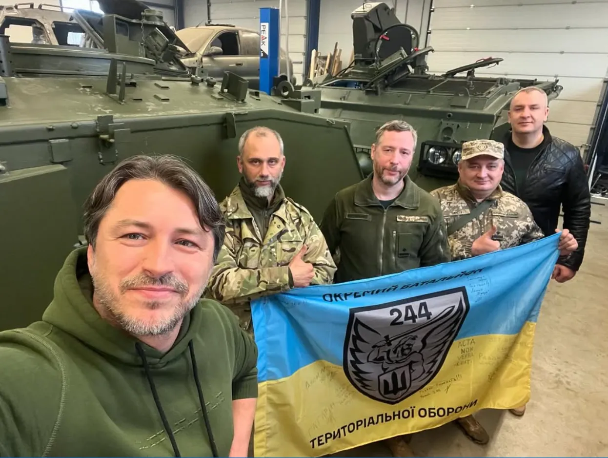 Притула з військовими Притула з військовими