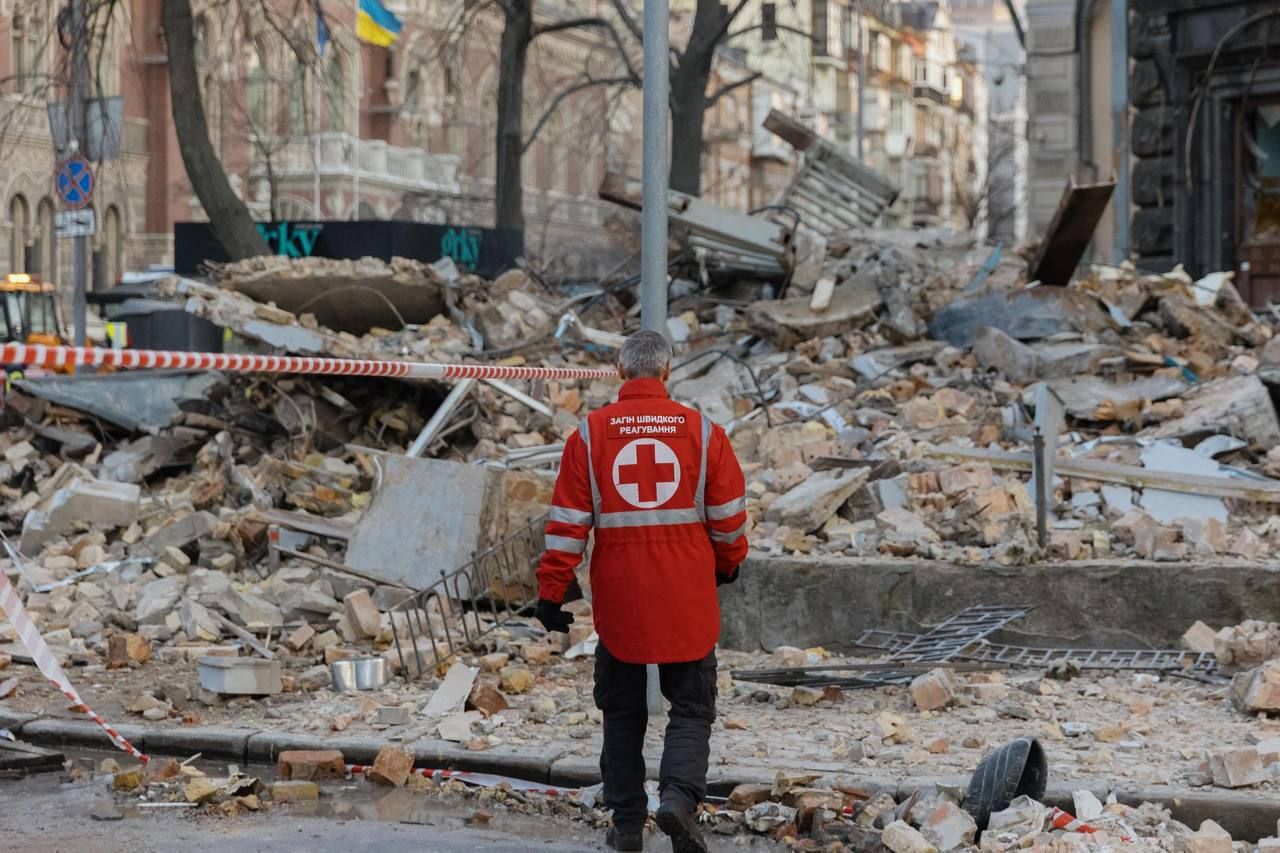 Обстріл Києва 1 січня 2025 - в будинку обвалилися сходові клітки - новини Києва - 24 Канал Обстріл Києва 1 січня 2025 - в будинку обвалилися сходові клітки - новини Києва - 24 Канал