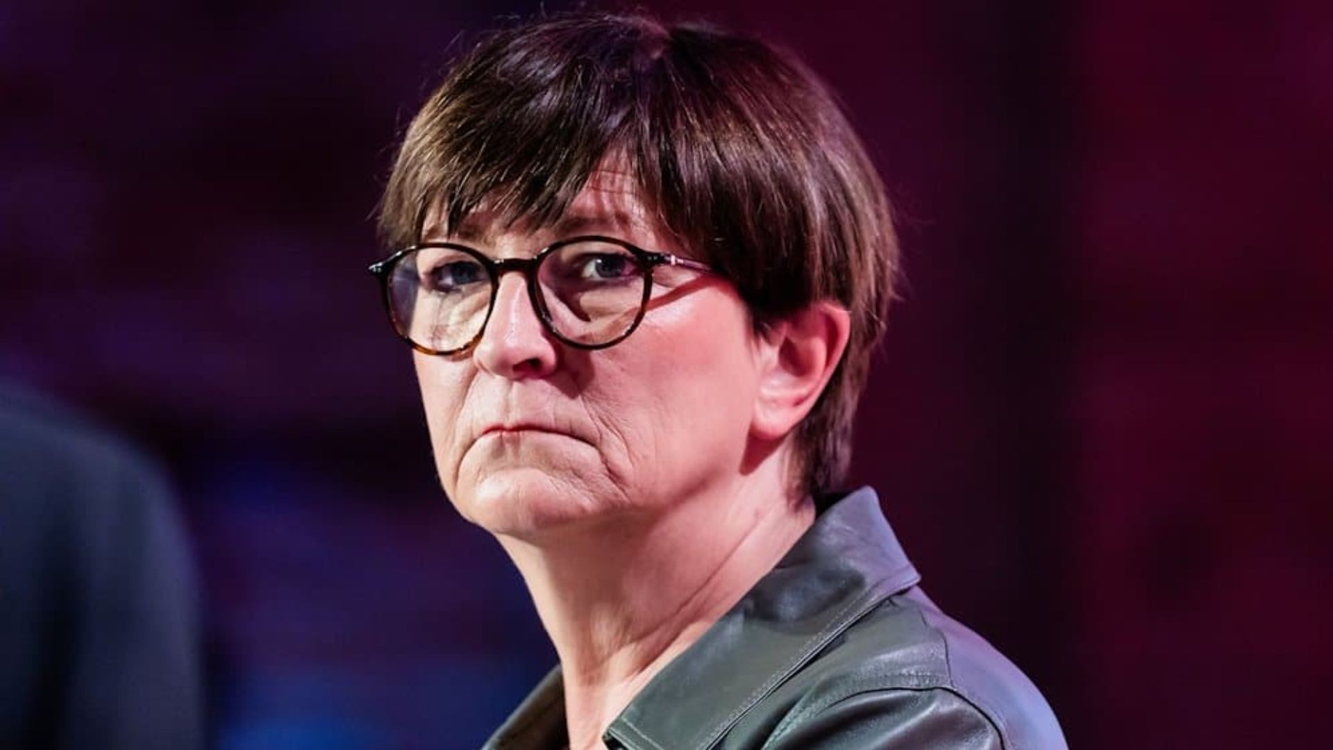 Саския Эскен Саския Эскен