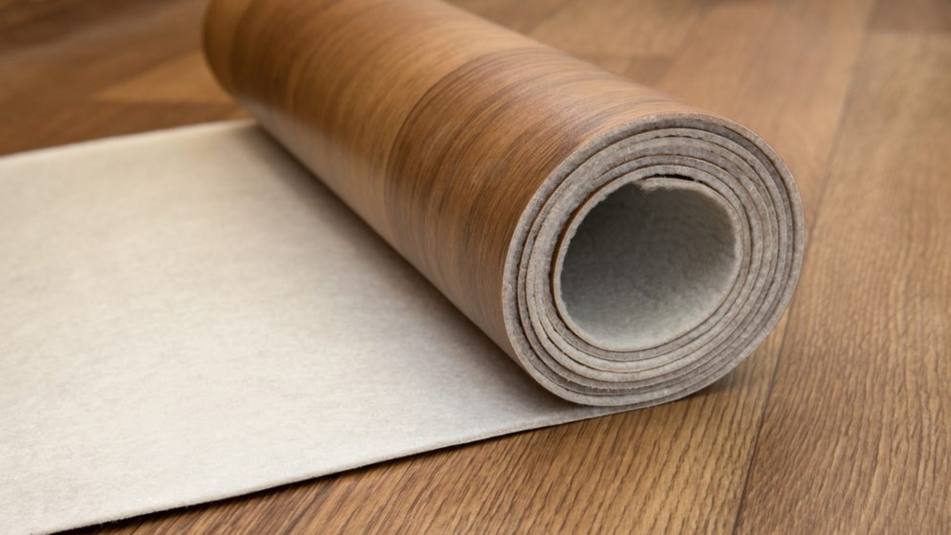 Основные недостатки линолеума Основные недостатки линолеума