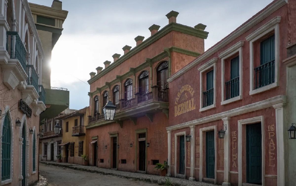 У Колумбії звели місто зі 130 будівель, щоб екранізувати роман У Колумбії звели місто зі 130 будівель, щоб екранізувати роман