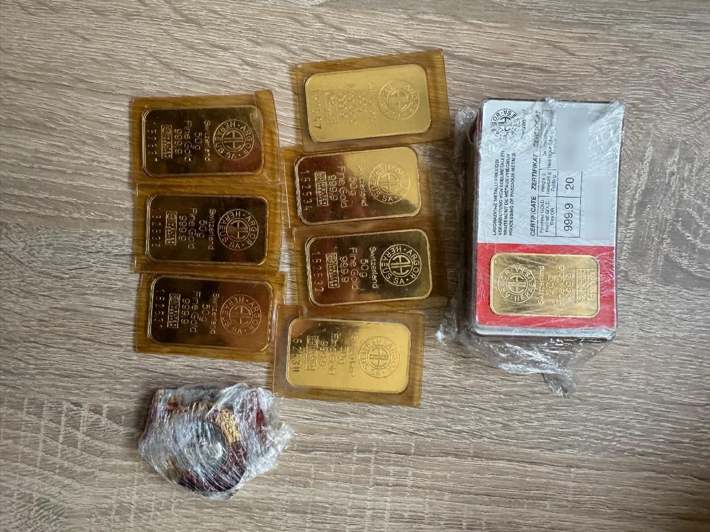 На ПП Нижанковичі затримали громадян, які намагалися вивезти з України дорогоцінний метал На ПП Нижанковичі затримали громадян, які намагалися вивезти з України дорогоцінний метал