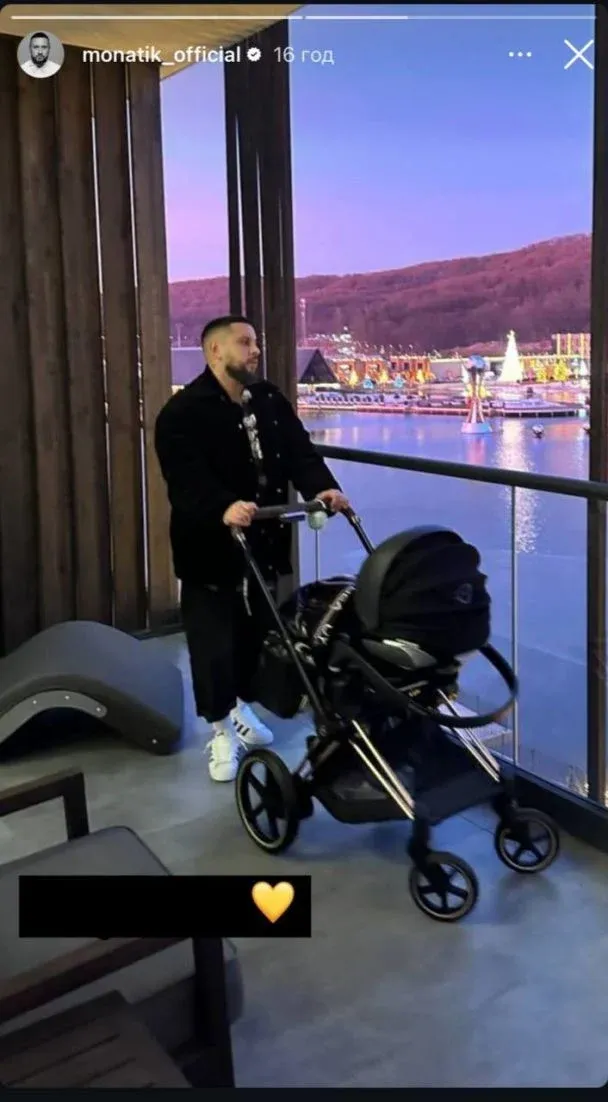 Дмитро Монатік показався з новонародженим сином Дмитро Монатік показався з новонародженим сином