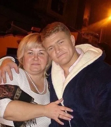 Алексей с мамой Алексей с мамой