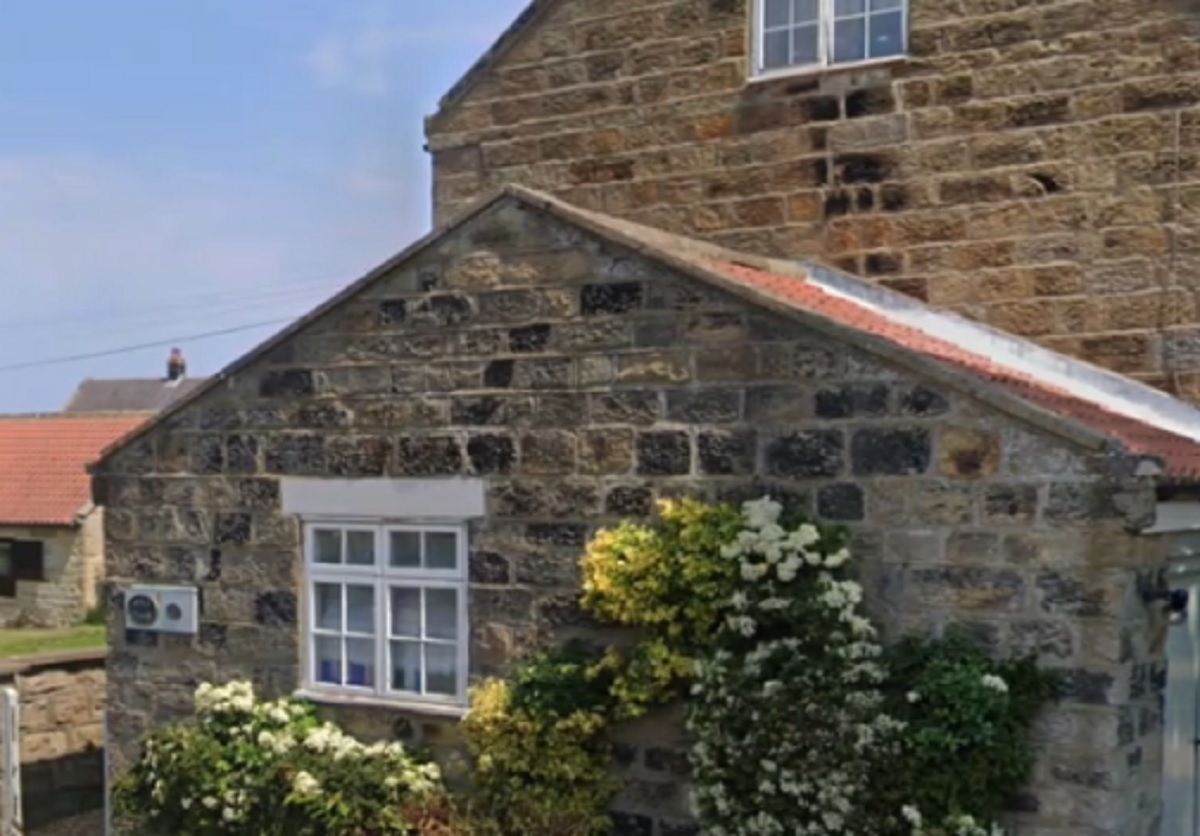 Пара нашла под полом своего дома ценные монеты под полом своего дома Пара нашла под полом своего дома ценные монеты под полом своего дома