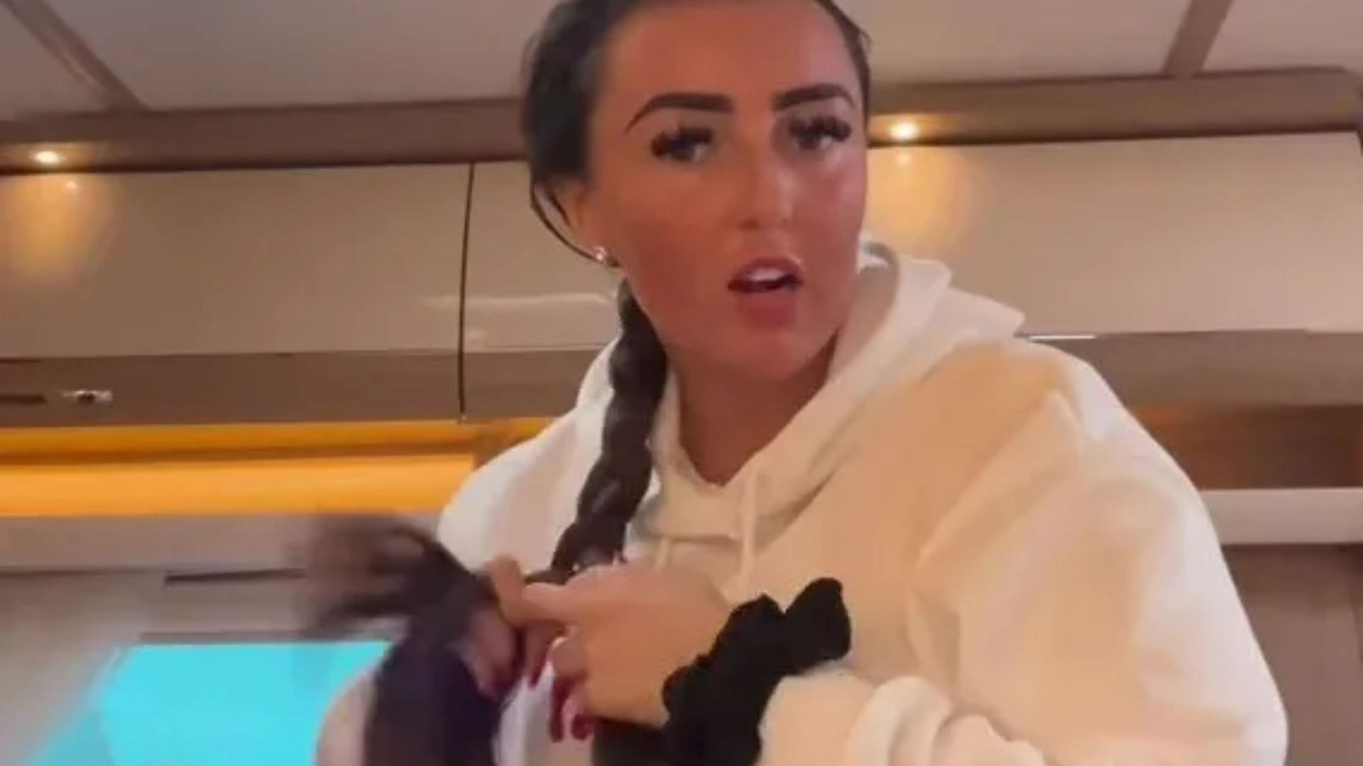 Пара живет в фургоне, который использовали как сарай - ремонт поразил всех - Недвижимость Пара живет в фургоне, который использовали как сарай - ремонт поразил всех - Недвижимость