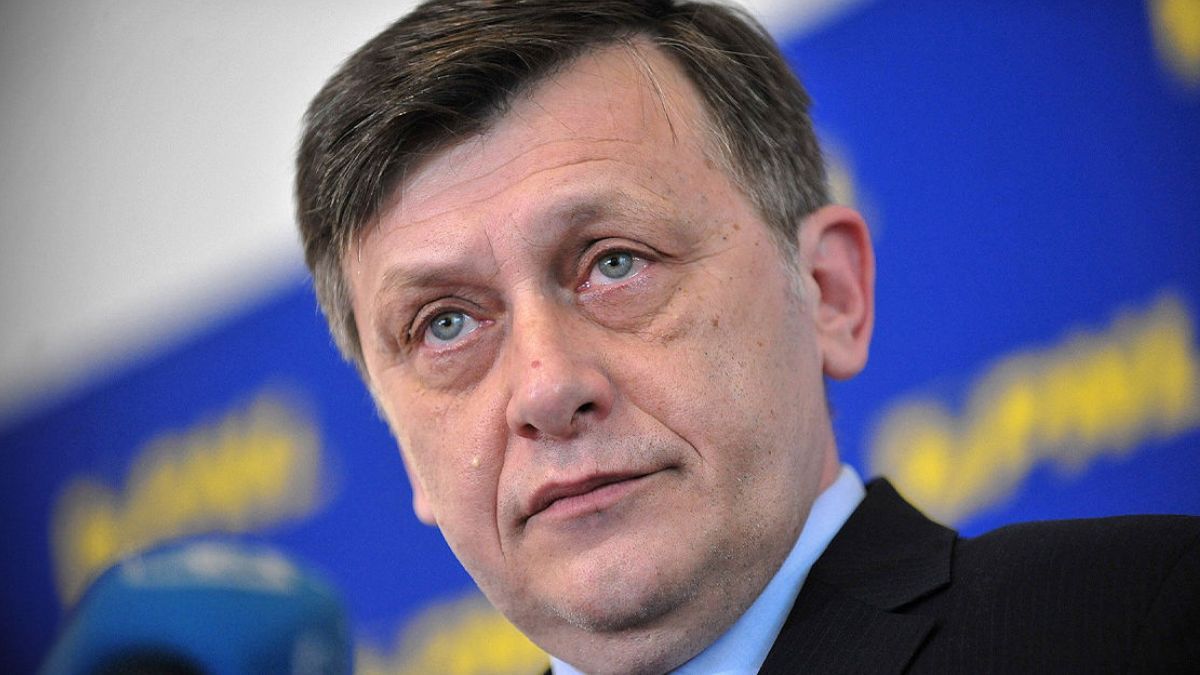 Антонеску пояснив, чому призупинив передвиборчу кампанію Антонеску пояснив, чому призупинив передвиборчу кампанію