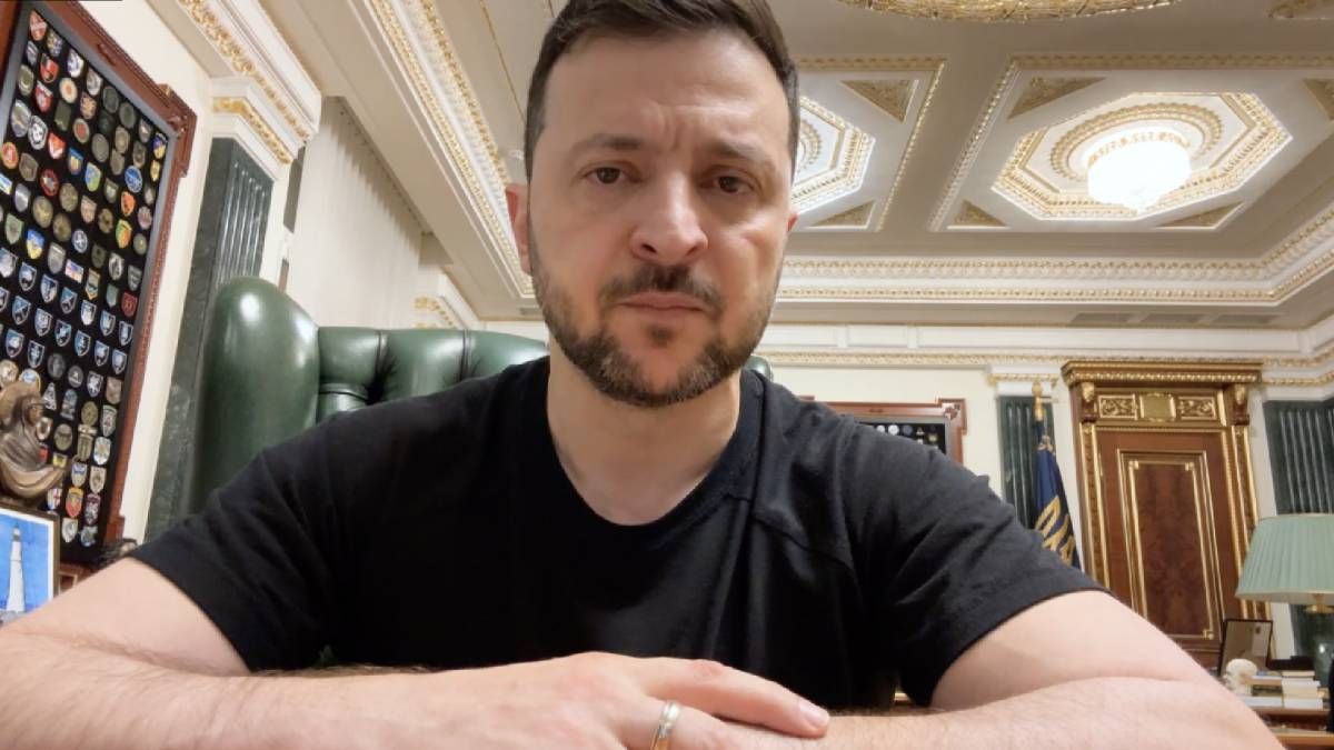 Зеленський заявив про відсутність достатньої допомоги США і союзників перед вторгненням Росії в Україну Зеленський заявив про відсутність достатньої допомоги США і союзників перед вторгненням Росії в Україну