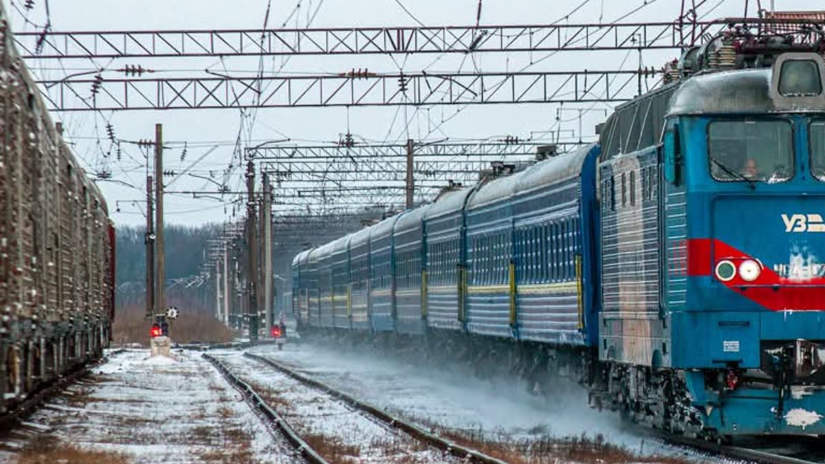 В Киевской области повреждена контактная сеть железной дороги