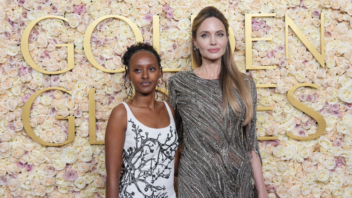 Анджеліна Джолі з дочкою Захарою Анджеліна Джолі з дочкою Захарою