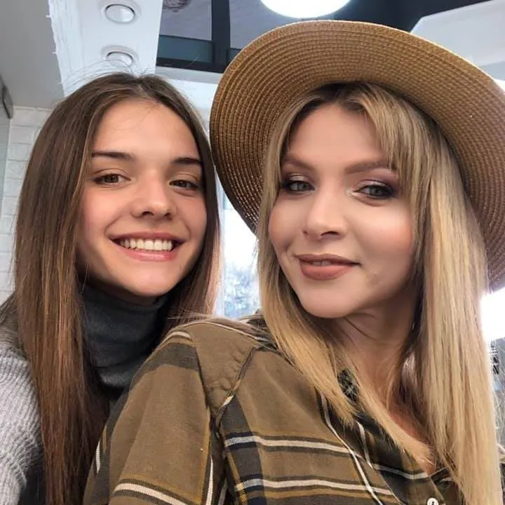 Ирина Борисюк с дочерью Ирина Борисюк с дочерью