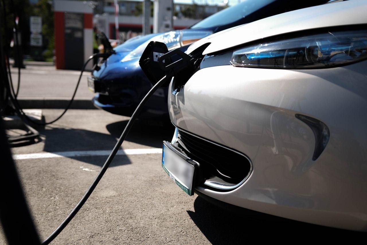 Рынок новых авто в Украине: бензиновые машины теряют позиции, гибриды и электрокары растут - Бизнес Рынок новых авто в Украине: бензиновые машины теряют позиции, гибриды и электрокары растут - Бизнес