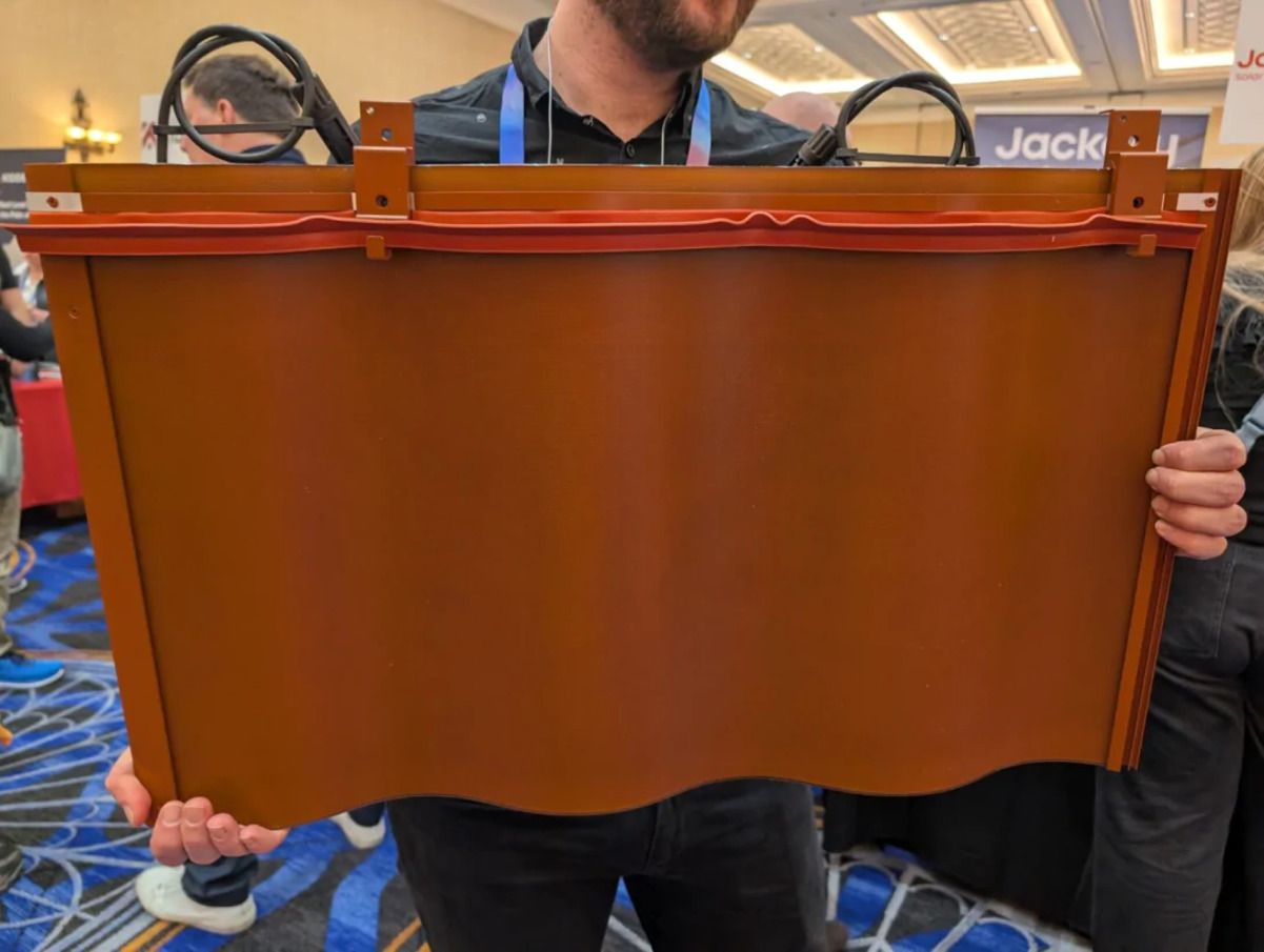 Предсьтавлено черепицю, яка генерує електрику Предсьтавлено черепицю, яка генерує електрику