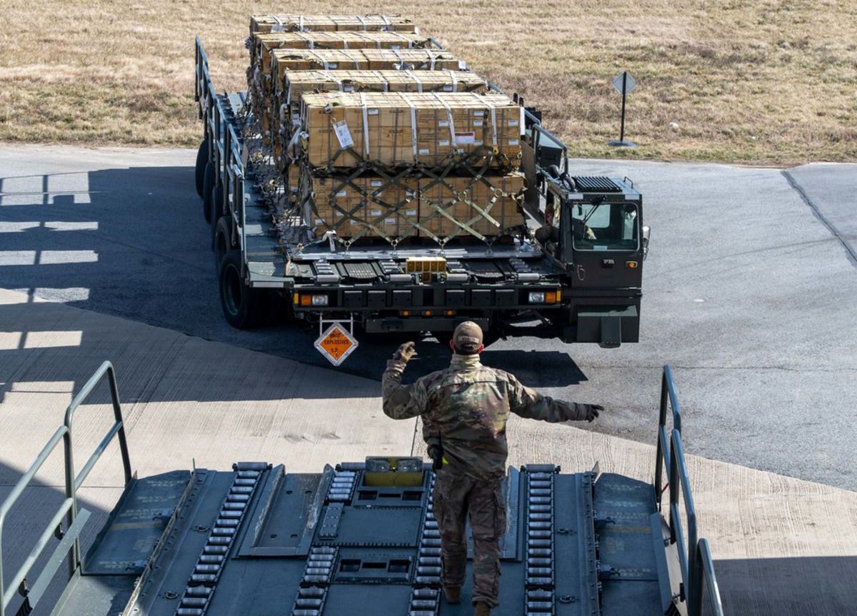 Що відомо про фінальний пакет військової допомоги від США для України