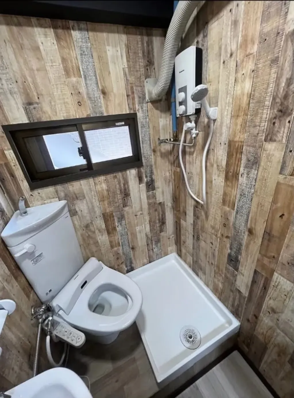 Крихітна квартира, площа якої всього 6 квадратів Крихітна квартира, площа якої всього 6 квадратів