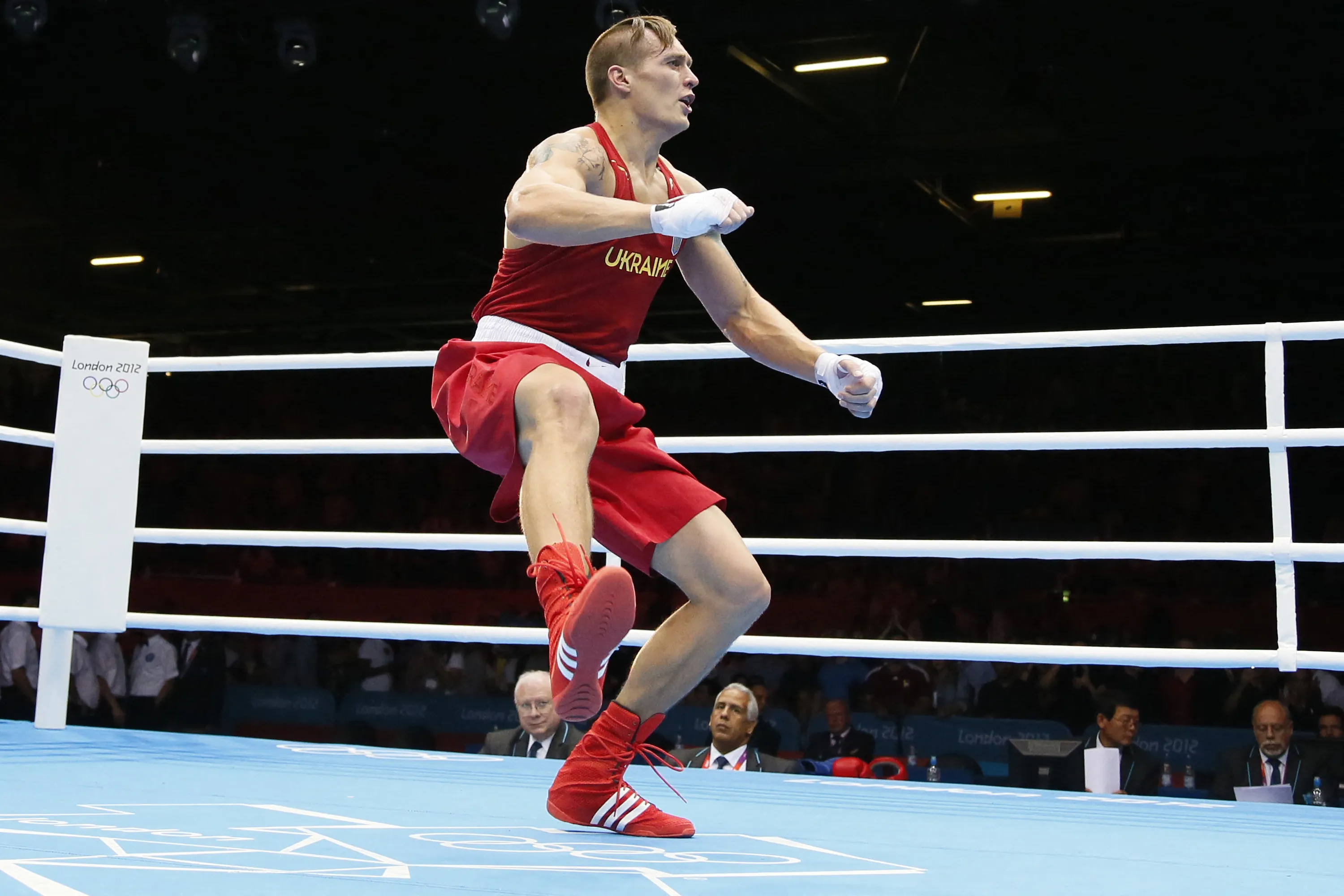 Усик станцював гопак у ринзі на Олімпіади-2012 Усик станцював гопак у ринзі на Олімпіади-2012