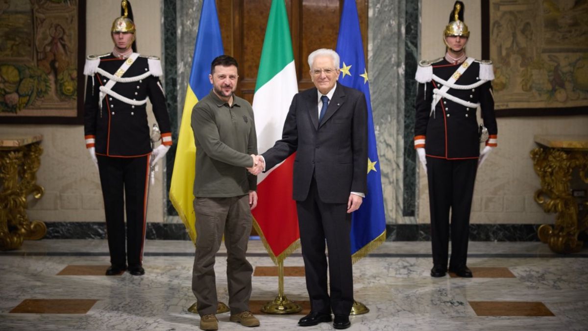 Зеленский призвал президента Италии посетить Украину