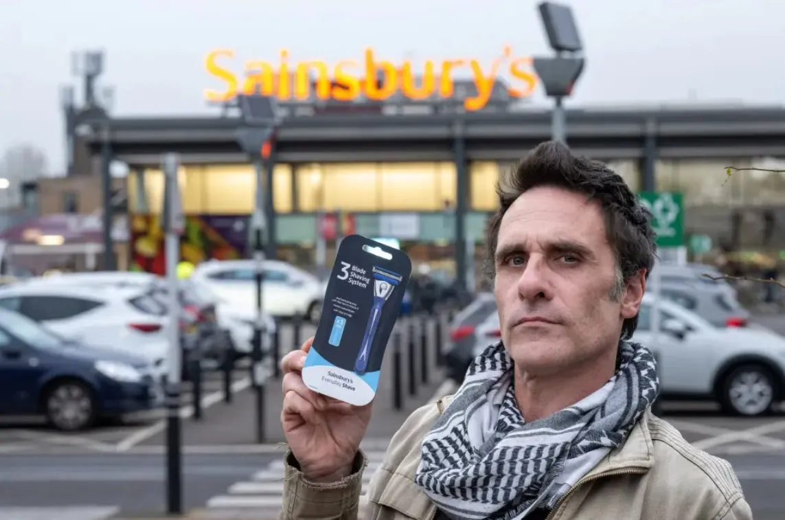 Чоловік подав позов до суду на виробника бритв Чоловік подав позов до суду на виробника бритв