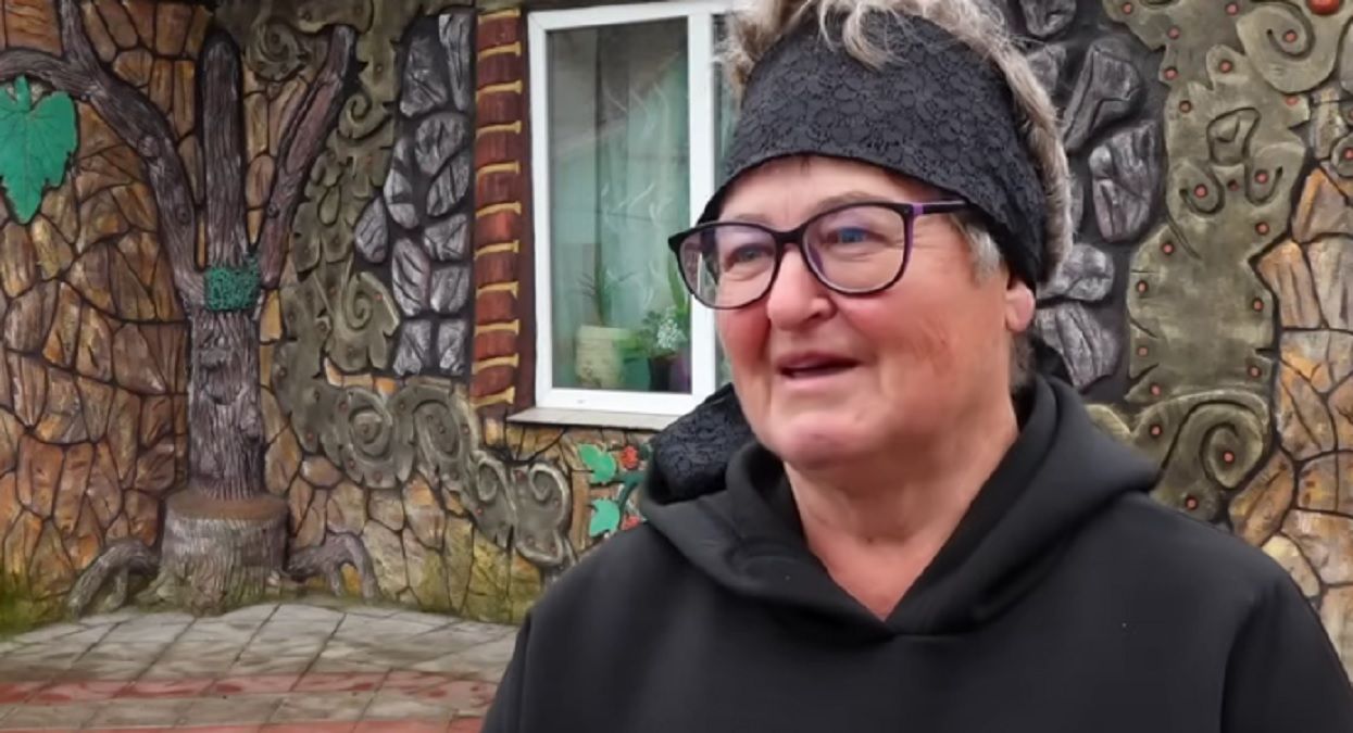 На Тернопільщині жінка створила справжній казковий будинок На Тернопільщині жінка створила справжній казковий будинок