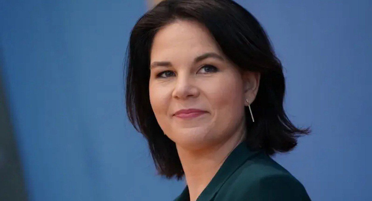 Анналена Бербок рассказала об оружии для Украины Анналена Бербок рассказала об оружии для Украины