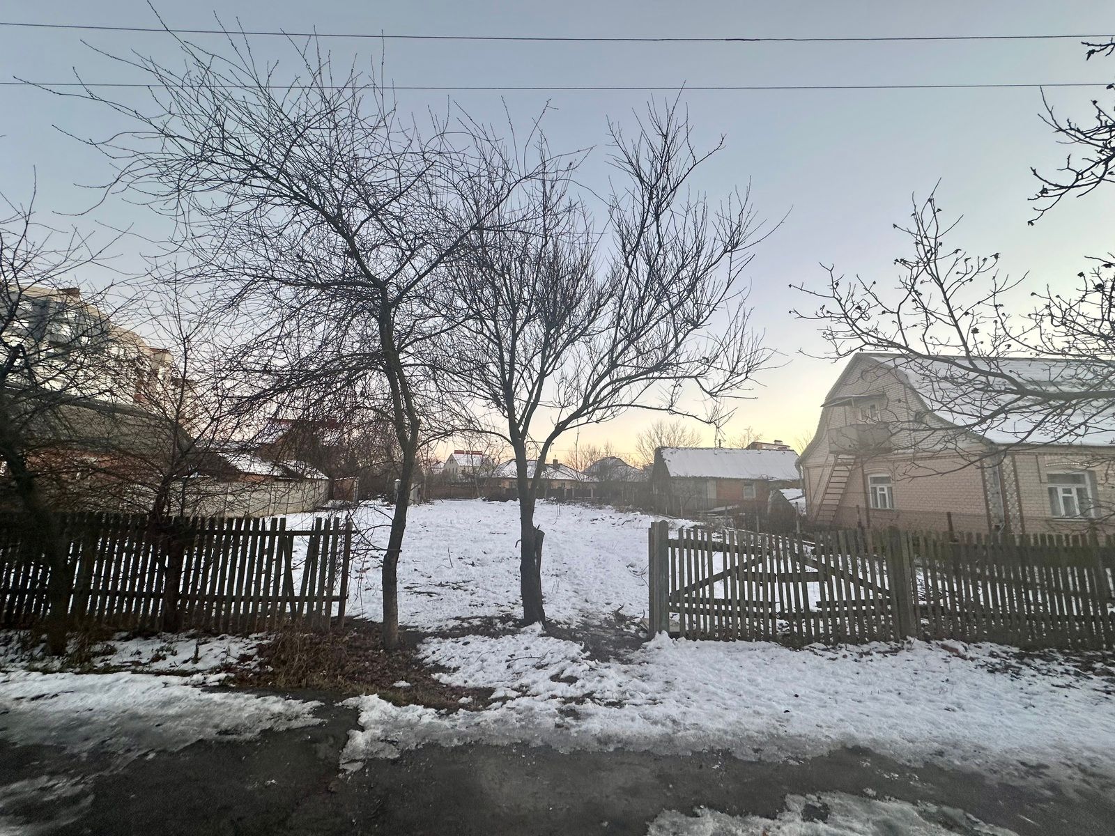 За сколько метров от дома сажать дерево За сколько метров от дома сажать дерево