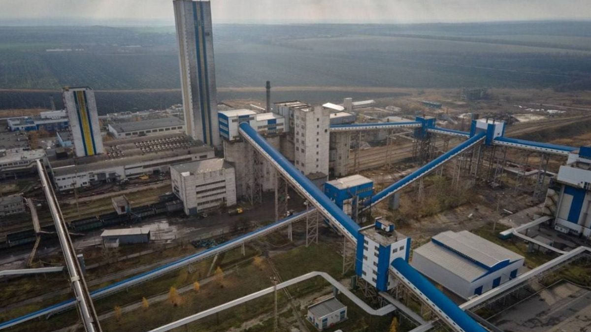 В Покровске закрыли шахту по добыче коксующегося угля В Покровске закрыли шахту по добыче коксующегося угля