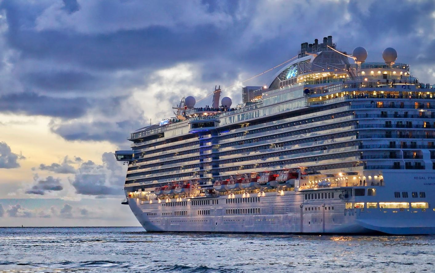 Что делает экипаж, если на круизном лайнере умирает человек Что делает экипаж, если на круизном лайнере умирает человек