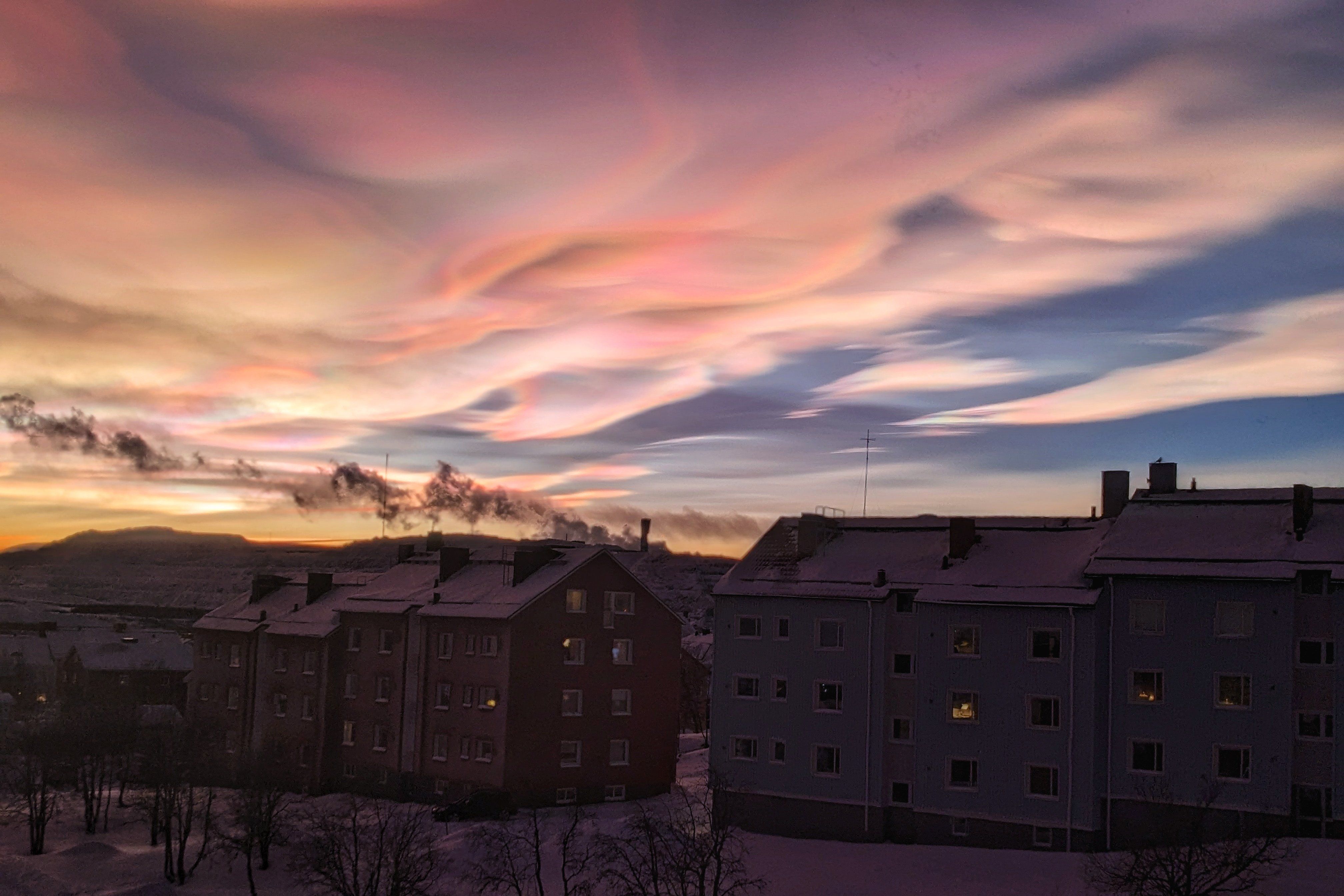 Полярні стратосферні хмари у Кіруні Полярні стратосферні хмари у Кіруні