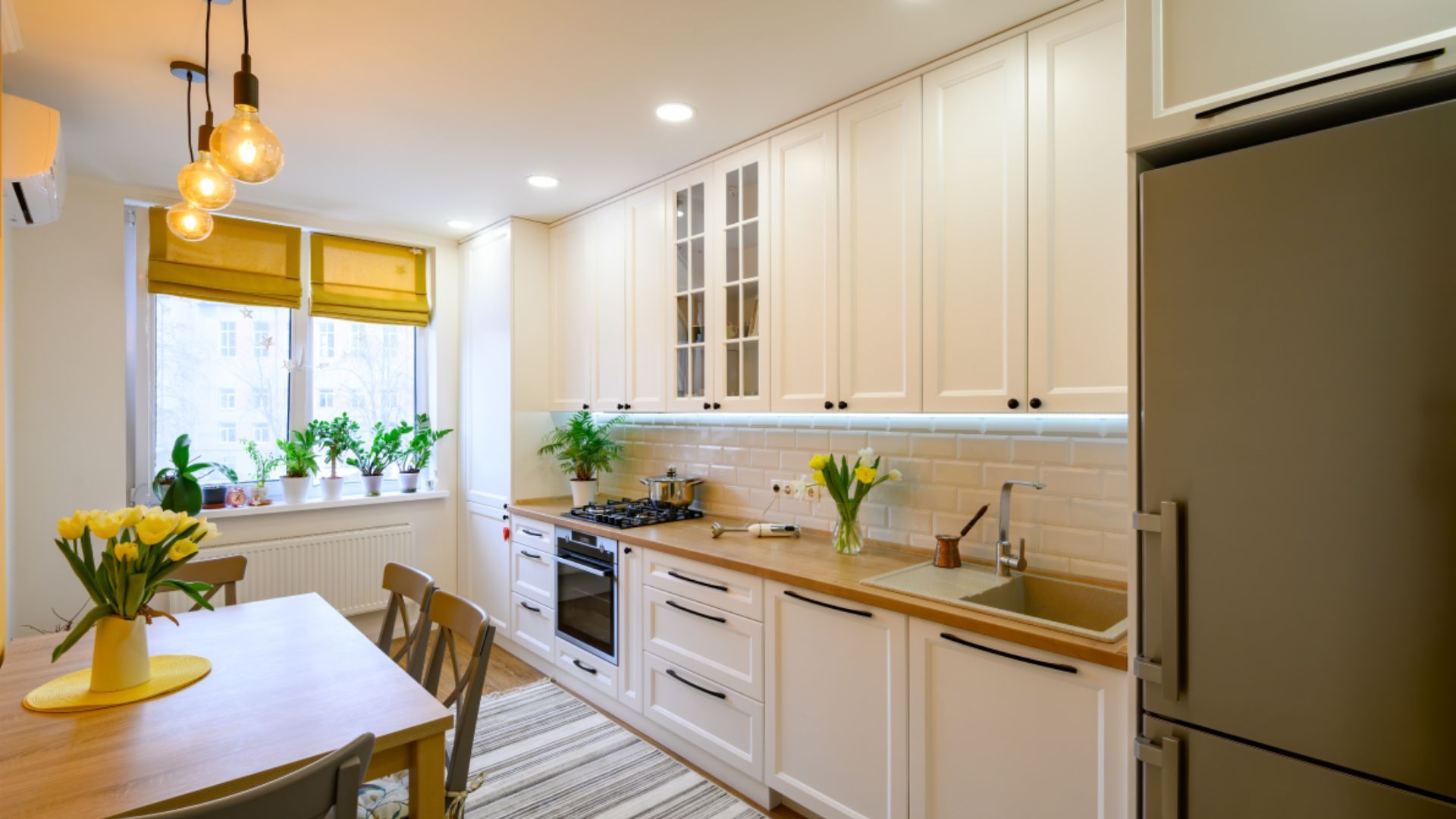 Освещение на кухне под шкафами – эстетическое и практичное решение Освещение на кухне под шкафами – эстетическое и практичное решение