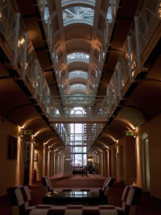 В'язниця-готель в Оксфорді В'язниця-готель в Оксфорді