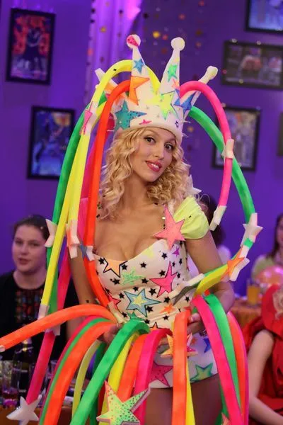 Оля Полякова в новом образе – 2008 год Оля Полякова в новом образе – 2008 год