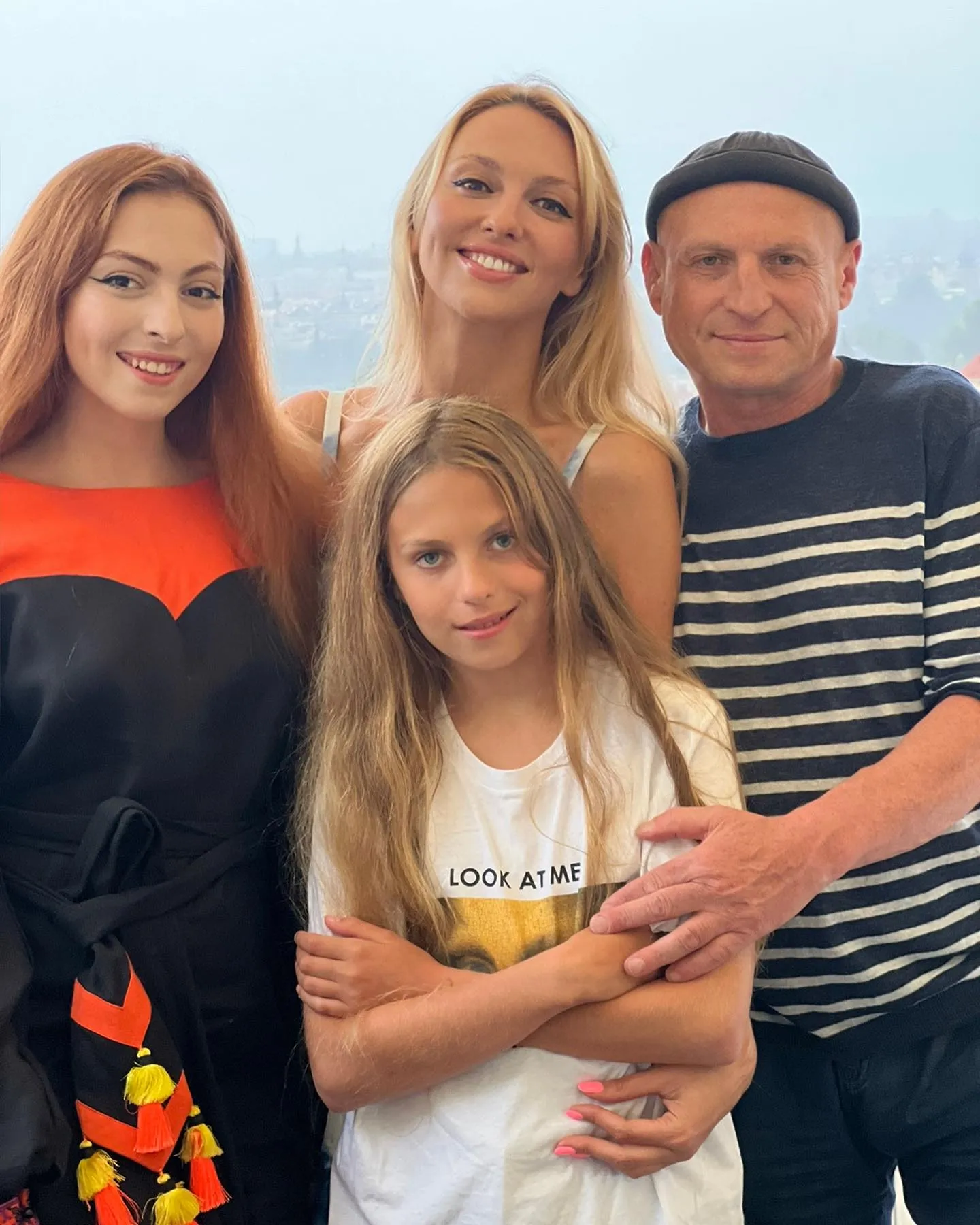 Оля Полякова с семьей Оля Полякова с семьей