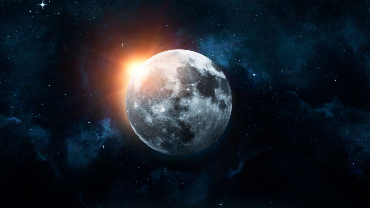 Місяць і Будинок учителя в Києві тепер у списку історичних об'єктів під загрозою Місяць і Будинок учителя в Києві тепер у списку історичних об'єктів під загрозою