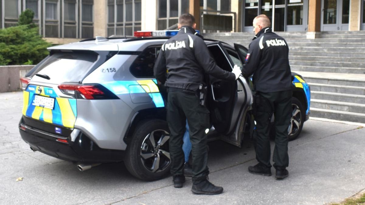 У словацькій гімназії стався смертельний напад У словацькій гімназії стався смертельний напад