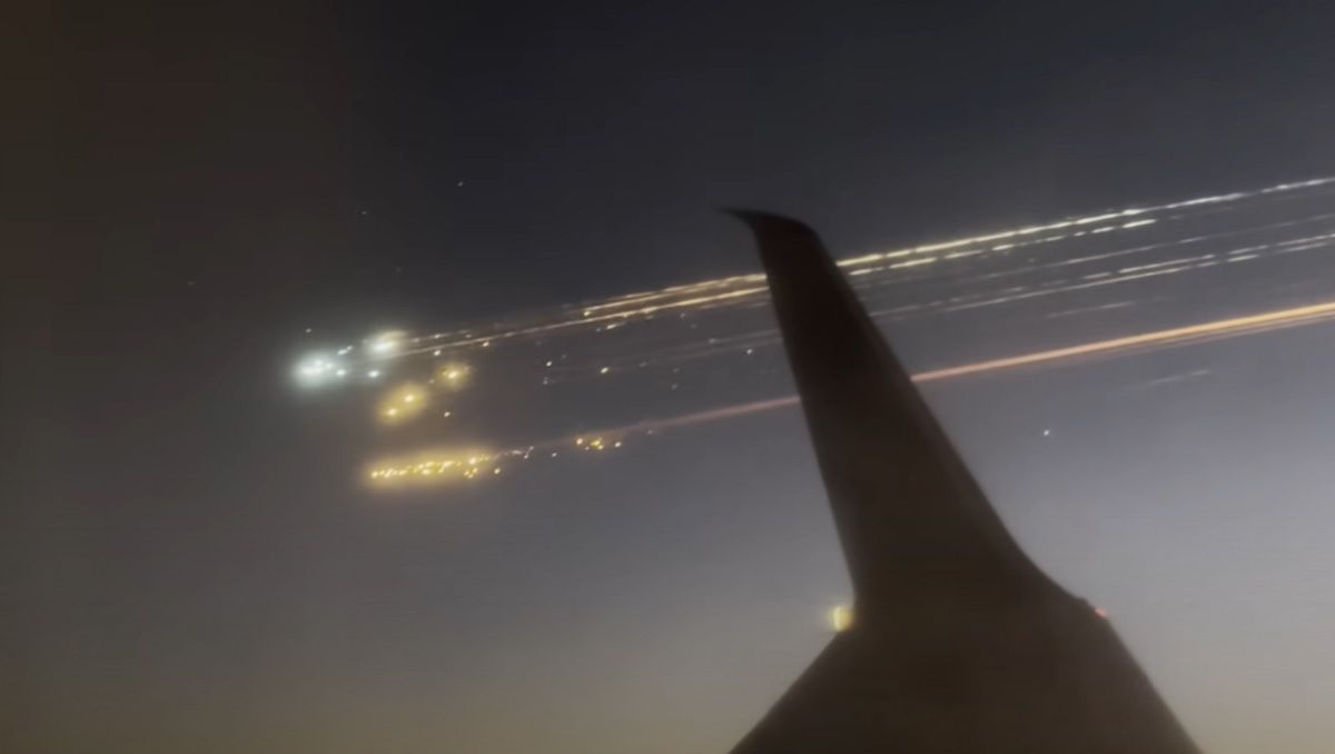 Обломки Starship с борта самолета Обломки Starship с борта самолета