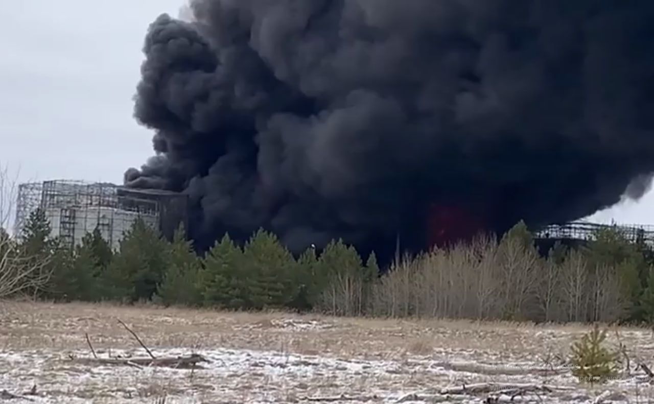 На нефтебазе в Лисках с новой силой вспыхнули уже четыре резервуара, – СМИ - 24 Канал На нефтебазе в Лисках с новой силой вспыхнули уже четыре резервуара, – СМИ - 24 Канал