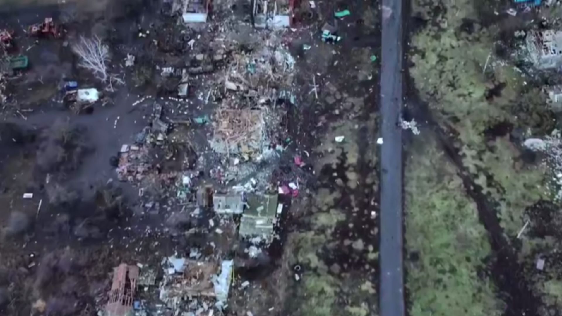 Кадр з відео прольоту над Дар'їно Кадр з відео прольоту над Дар'їно