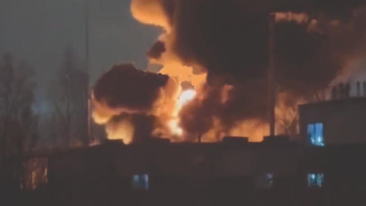 ВСУ атаковали нефтебазу в Тульской области и средства ПВО россиян ВСУ атаковали нефтебазу в Тульской области и средства ПВО россиян