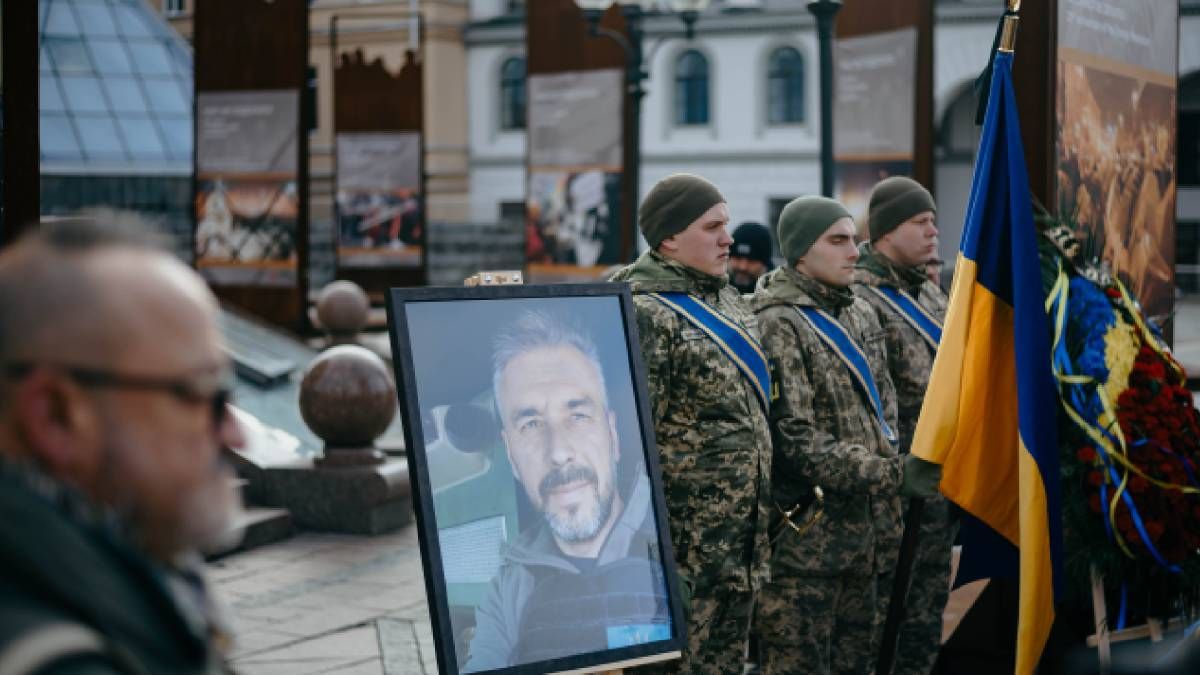В Киеве в последний путь провели фотографа и добровольца Руслана Ганущака В Киеве в последний путь провели фотографа и добровольца Руслана Ганущака