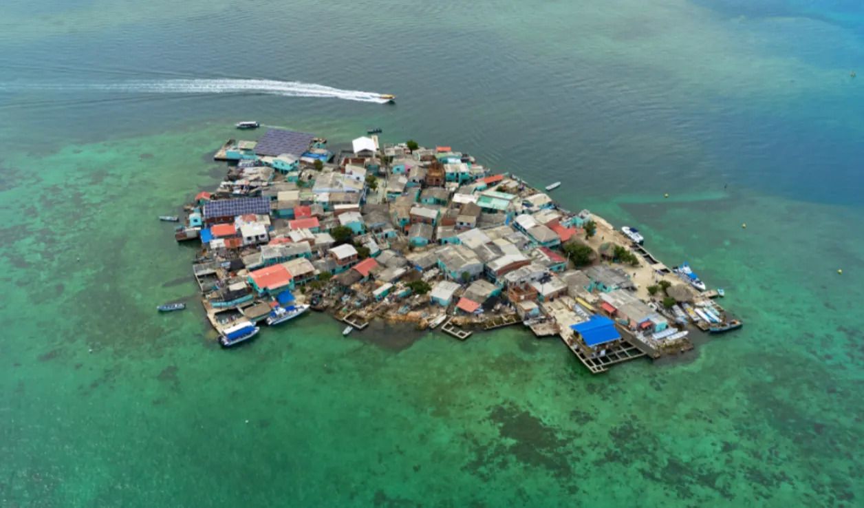 Самый заселенный остров в мире - как люди живут на Санта-Крус-дель-Ислоте - Недвижимость