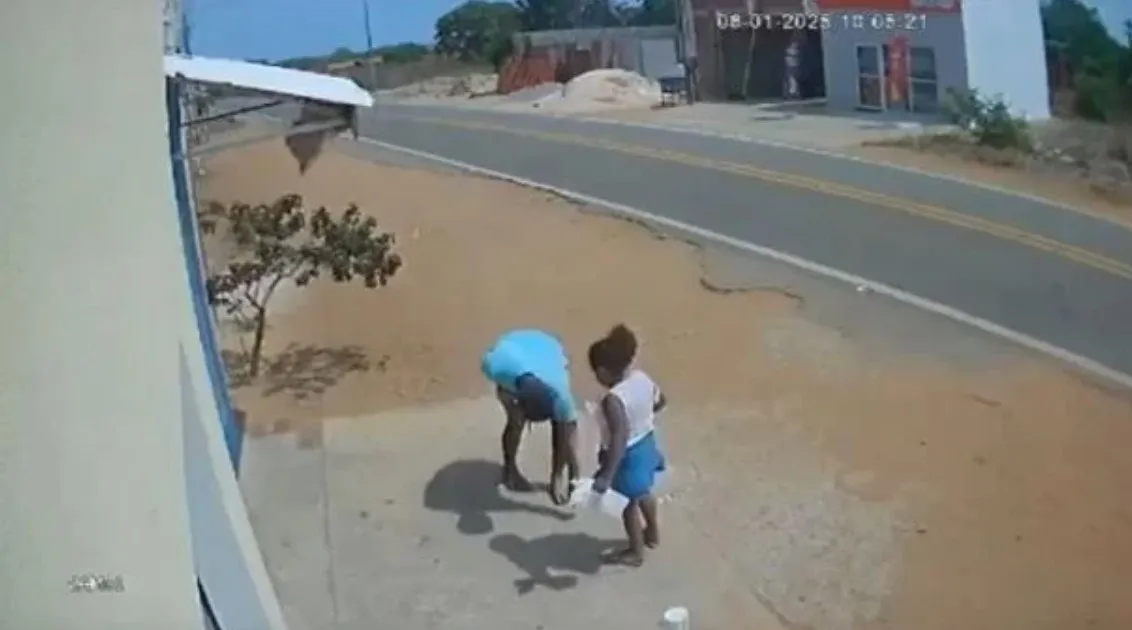 Монета врятувала життя батька і доньки Монета врятувала життя батька і доньки