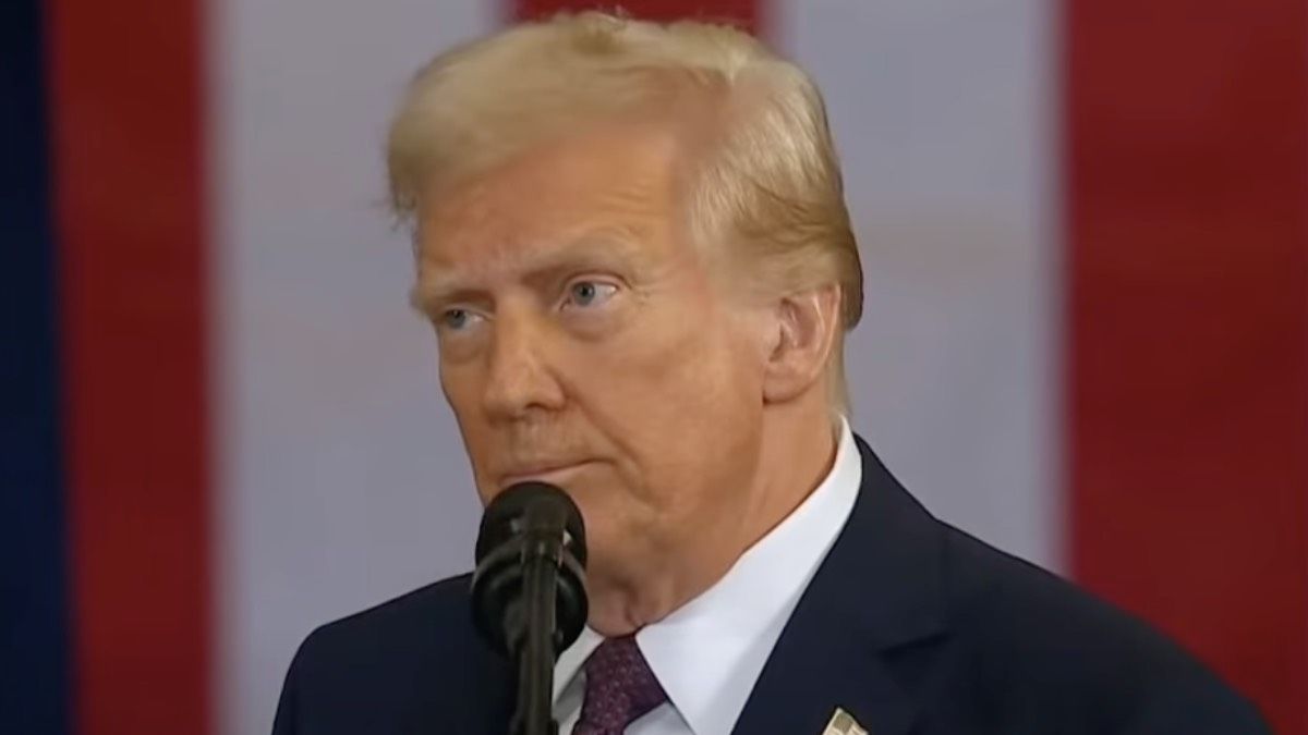 Трамп заявив, що від сьогодні у США є тільки дві статі Трамп заявив, що від сьогодні у США є тільки дві статі