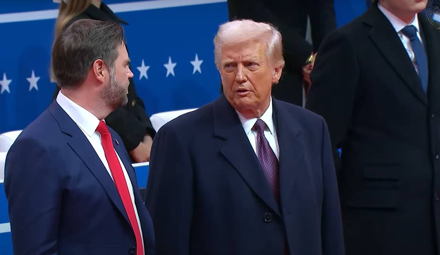 Трамп прибув на президентський парад, де публічно підпише виконавчі накази - 24 Канал Трамп прибув на президентський парад, де публічно підпише виконавчі накази - 24 Канал