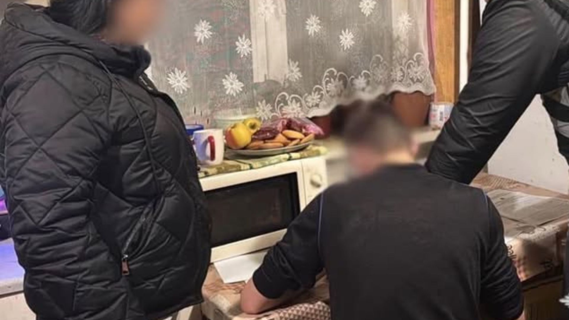 В Белой Церкви подростки избили 12-летнюю девочку В Белой Церкви подростки избили 12-летнюю девочку