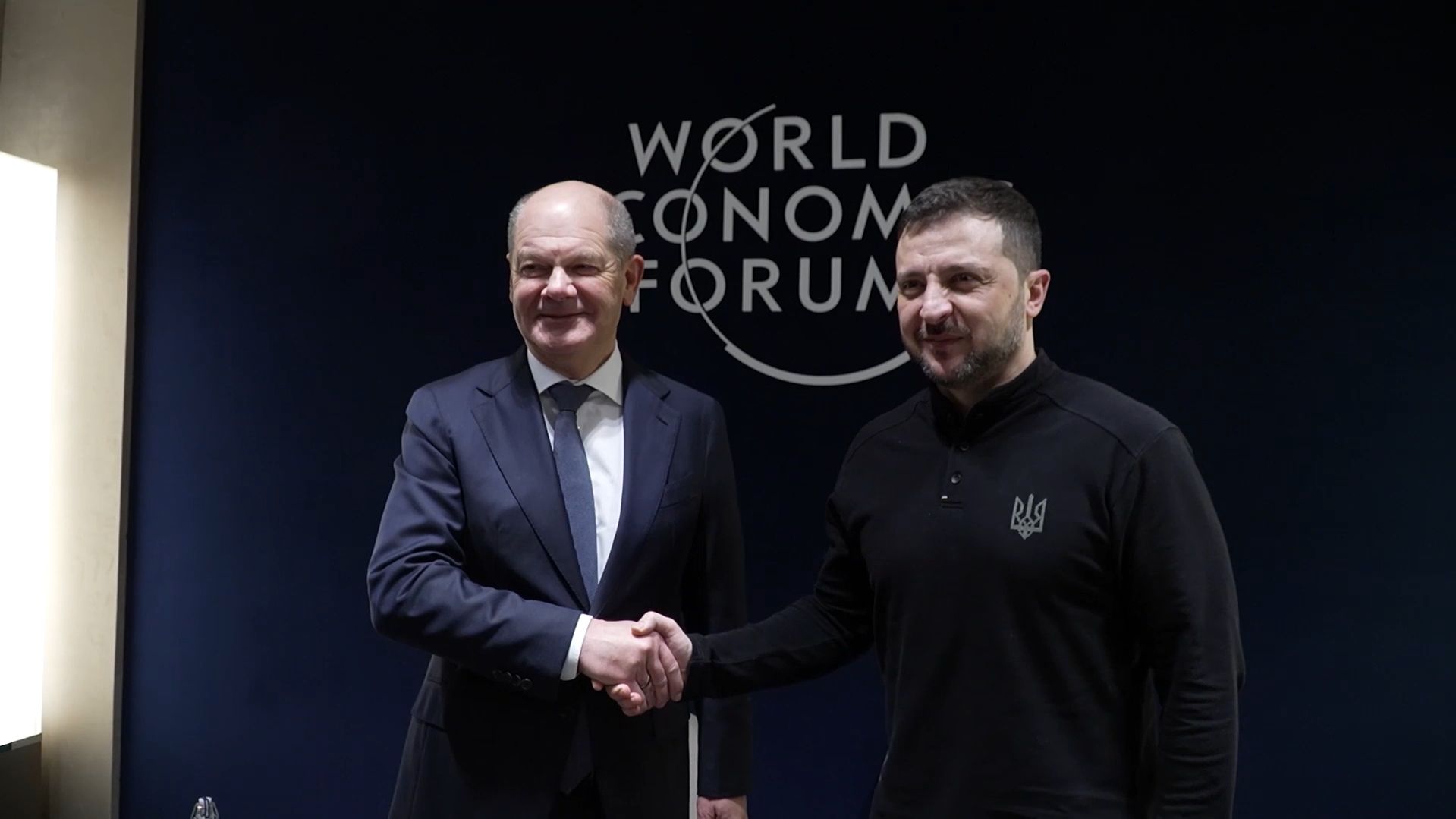 Зеленский встретился с Шольцом в Давосе