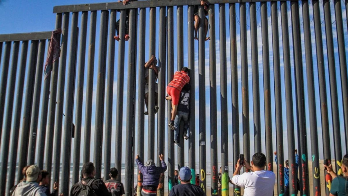 США посилюють захист кордону з Мексикою США посилюють захист кордону з Мексикою