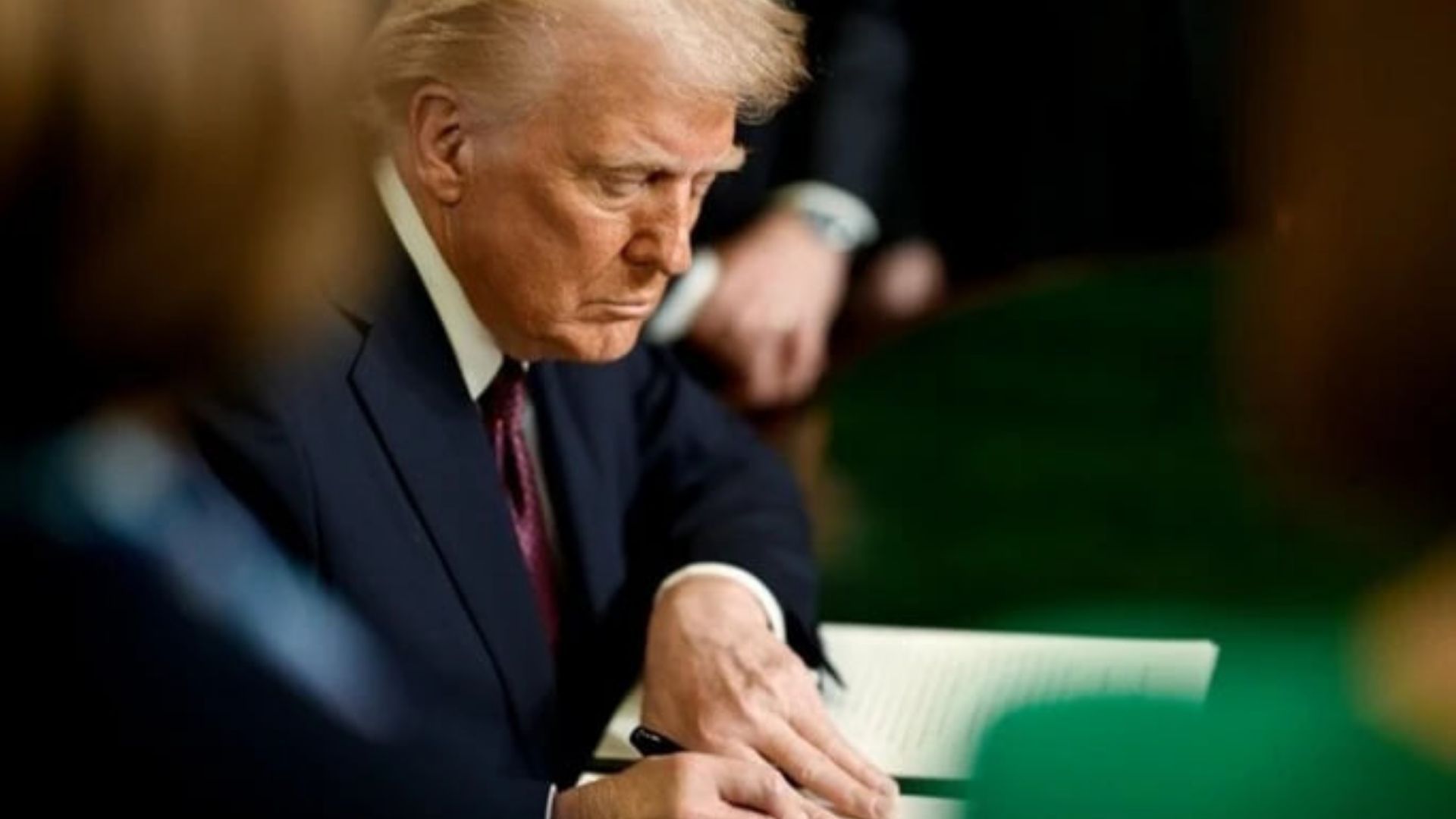 Трамп підписав указ для розсекречення матеріалів про вбивства високопосадовців США Трамп підписав указ для розсекречення матеріалів про вбивства високопосадовців США