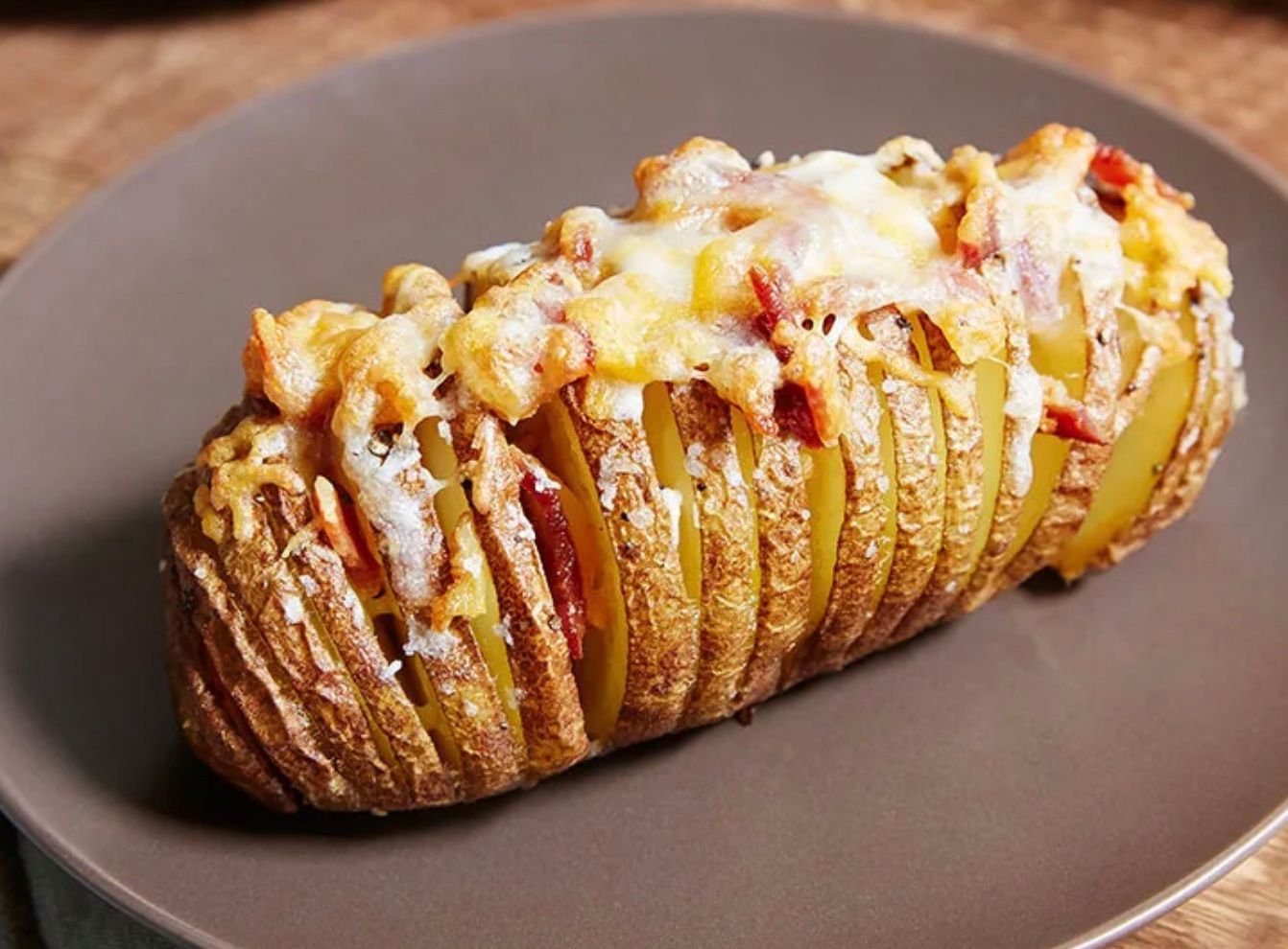 Запечена картопля з беконом Запечена картопля з беконом