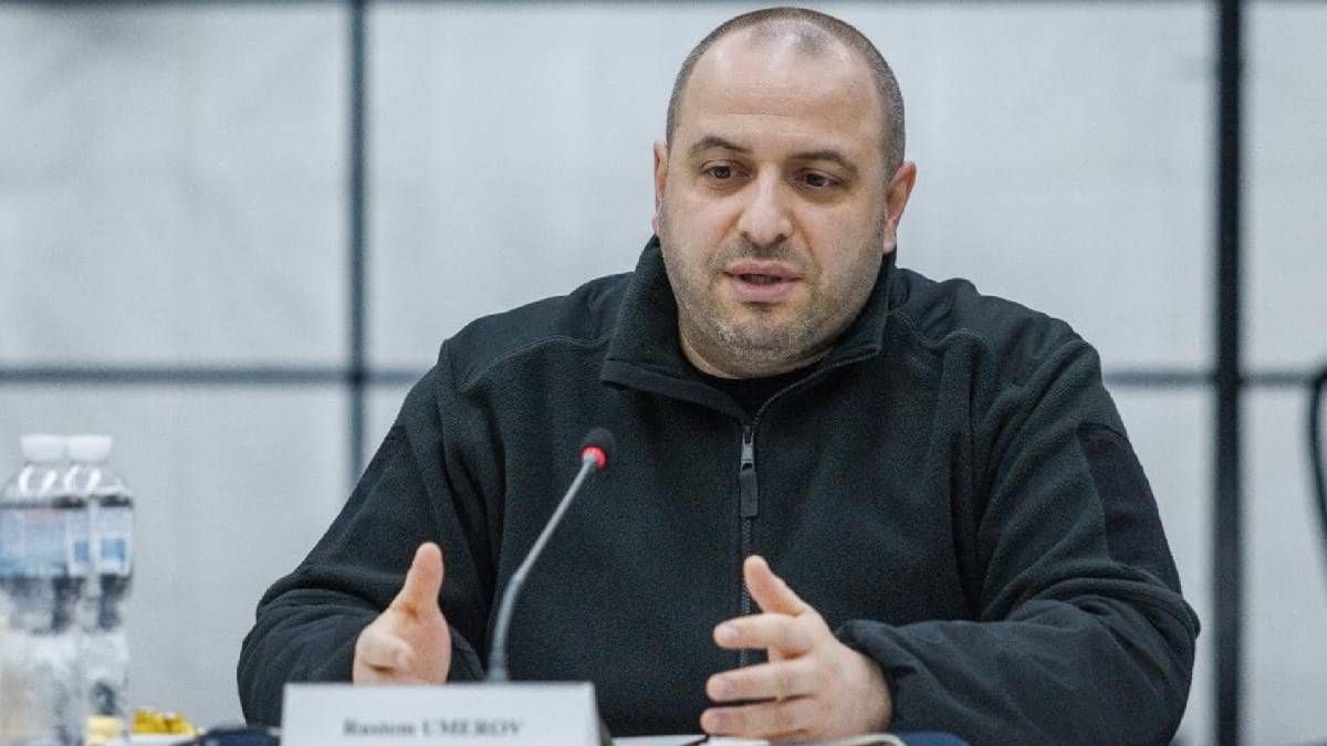 Умєров анонсував кадрові зміни у Міноборони Умєров анонсував кадрові зміни у Міноборони