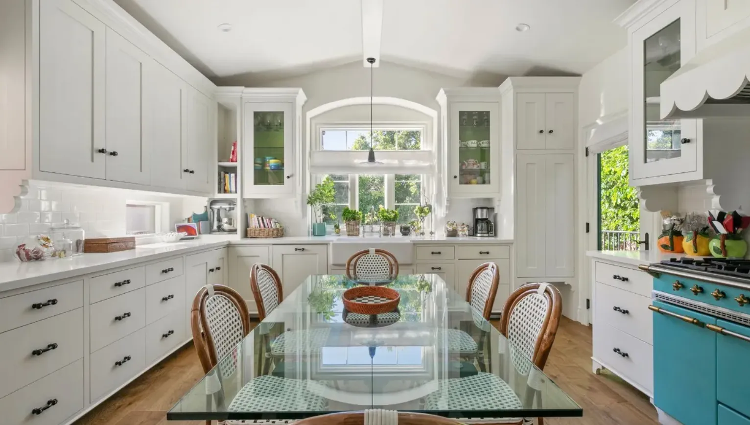 кухня эммы стоун кухня емми стоун